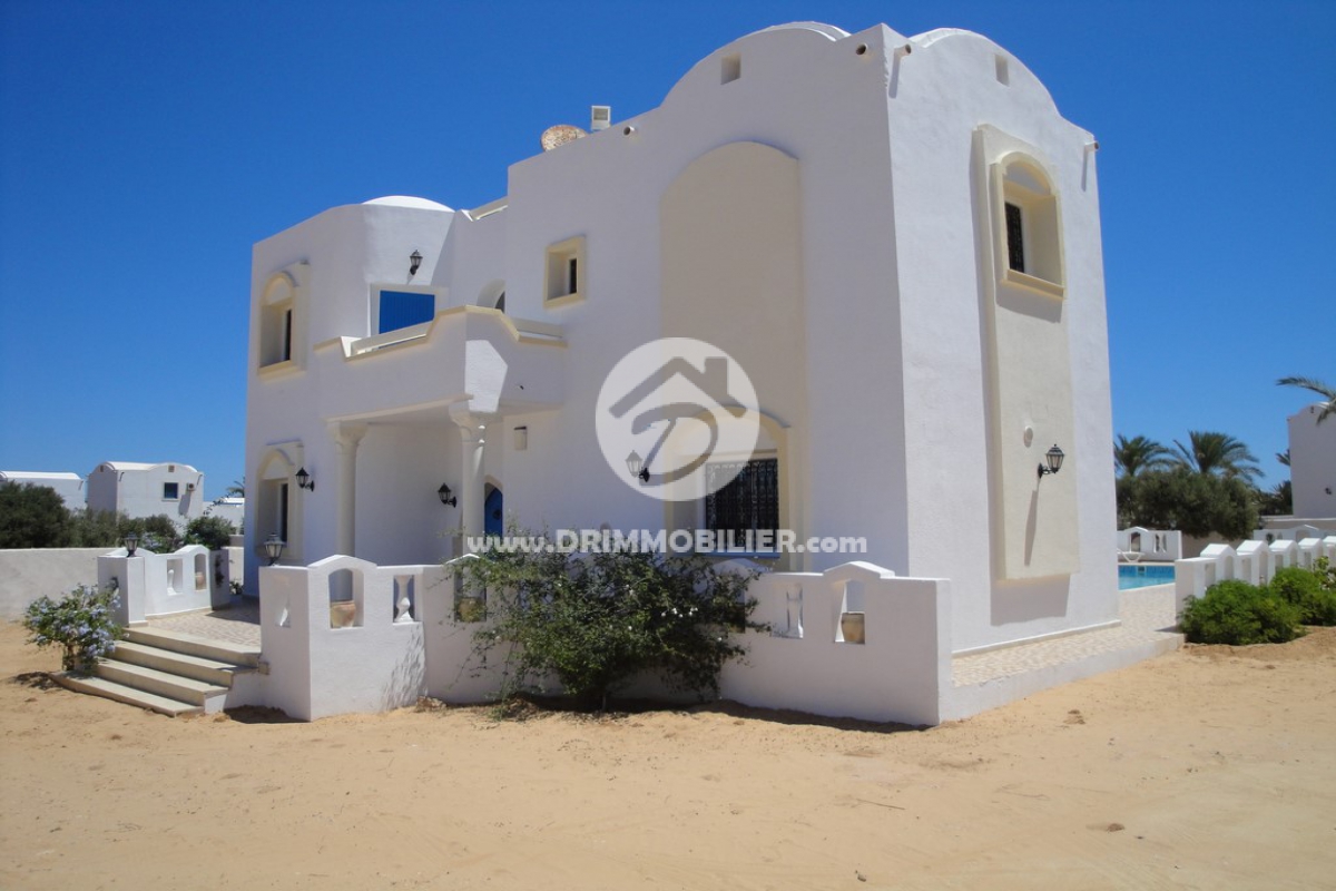 L 104 -                            Vente
                           Villa avec piscine Djerba